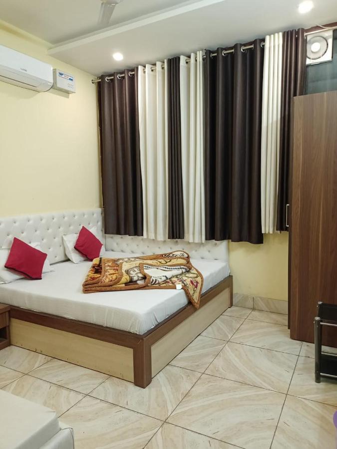 Hotel vinayak inn Haridwār Buitenkant foto