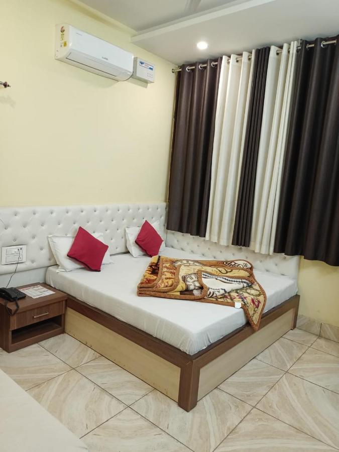 Hotel vinayak inn Haridwār Buitenkant foto