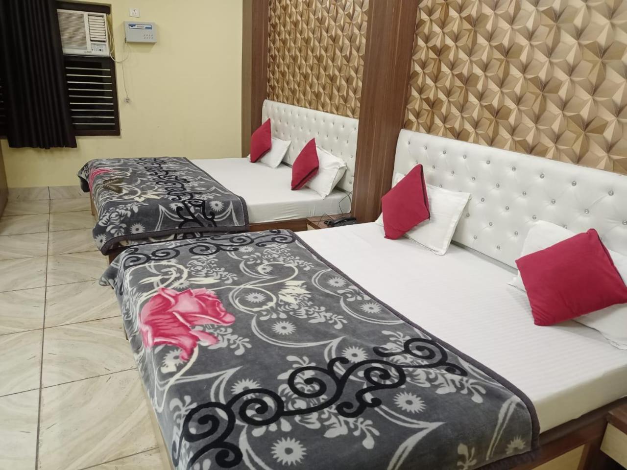 Hotel vinayak inn Haridwār Kamer foto