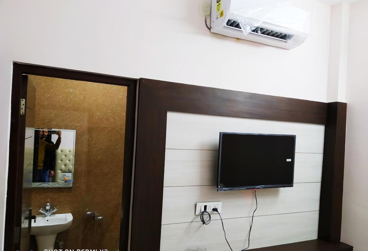 Hotel vinayak inn Haridwār Buitenkant foto