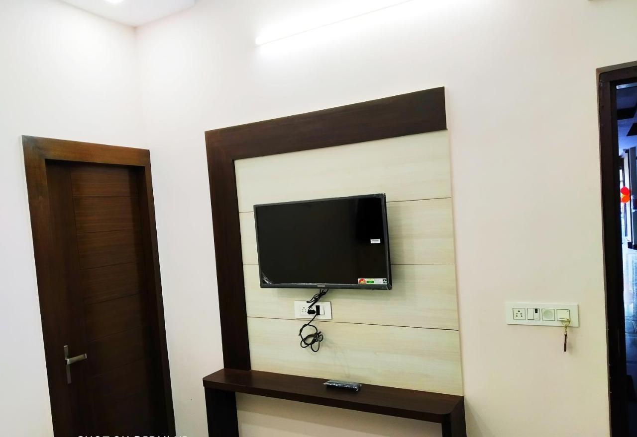 Hotel vinayak inn Haridwār Buitenkant foto